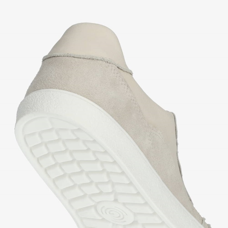 Beige Groundies Women Nova