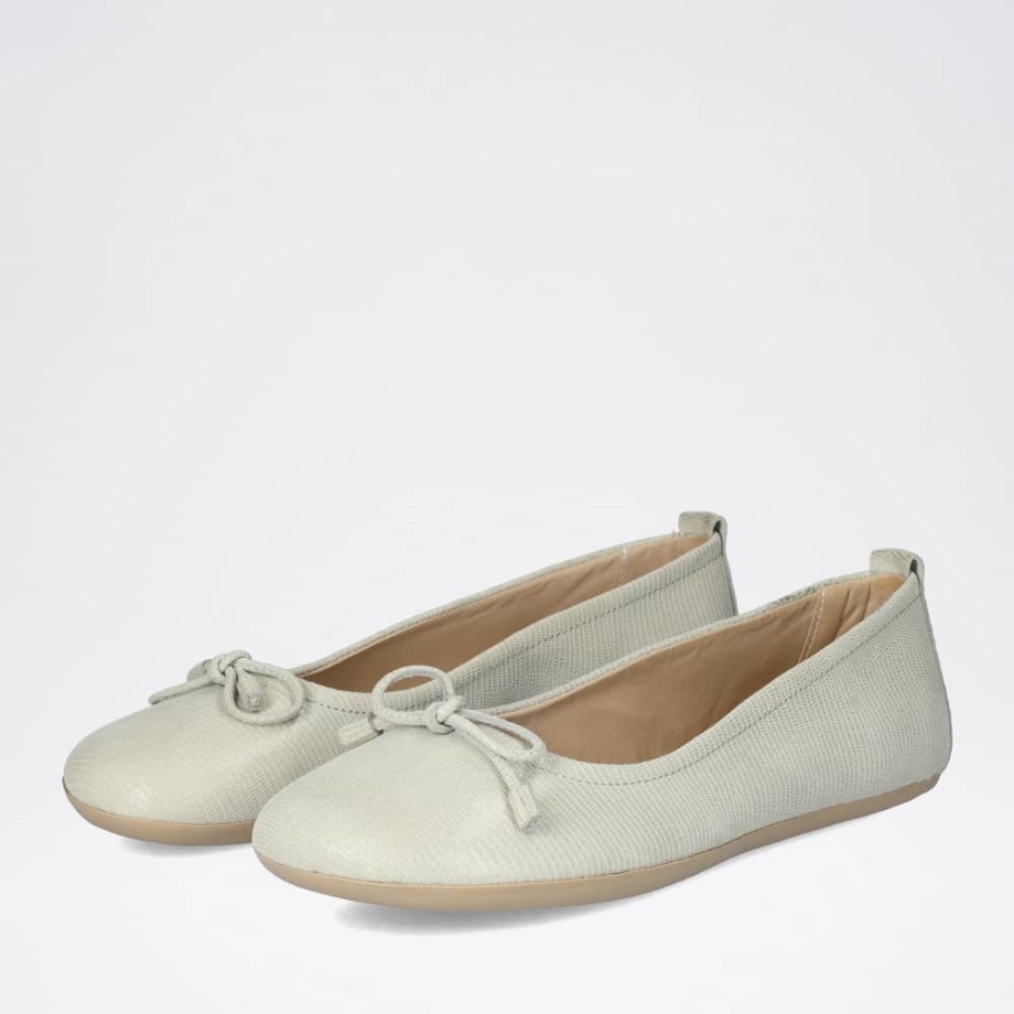 Groundies Beige Magnolia Women