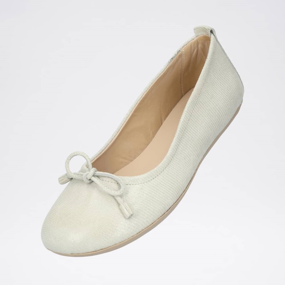Groundies Beige Magnolia Women