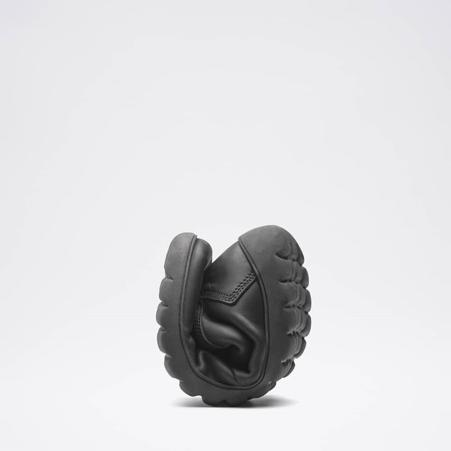 Ontario Women Groundies