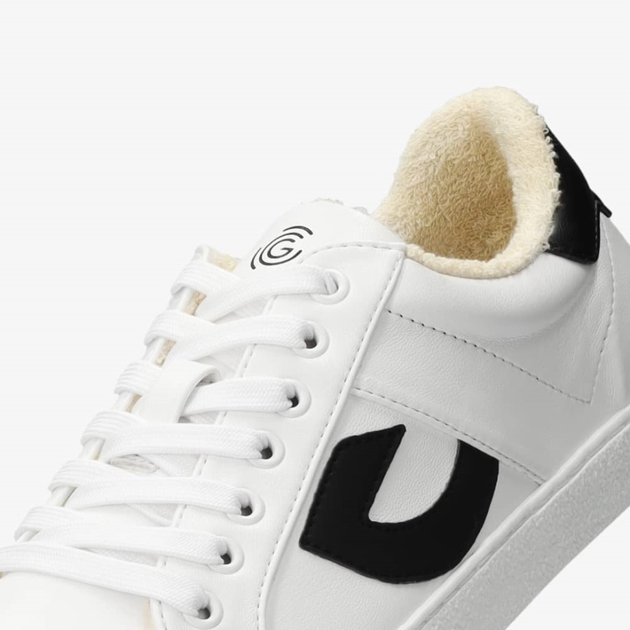 White/Black Groundies Greenwich Men